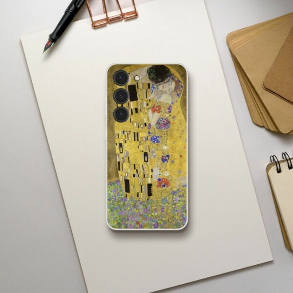 Art Nouveau inspired phone case with Gustav Klimt's The Kiss, combining elegant protection with a masterpiece of decorative modern art, perfect for art lovers seeking to adorn their smartphone with a touch of classic glamour.