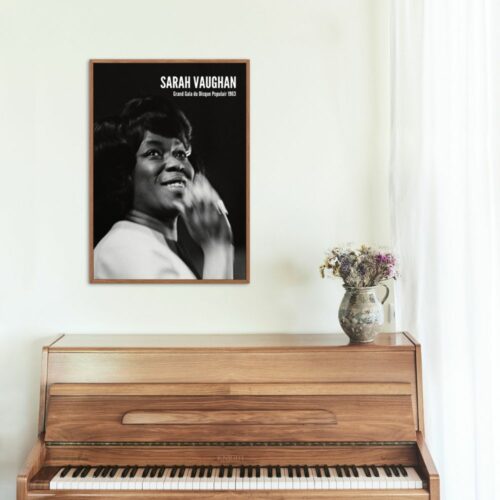 Black and white photo canvas of Sarah Vaughan, capturing the iconic jazz singer's emotion and passion during a performance.