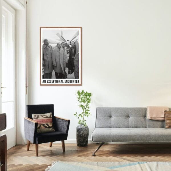 Modern Jazz Quartet Poster – Vintage Jazz Wall Art featuring John Lewis, Milt Jackson, Connie Kay, and Percy Heath at Schiphol Airport, 1961. Timeless black and white music print, perfect for jazz lovers, collectors, and vintage decor enthusiasts.