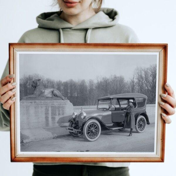 Oldsmobile Motor Car - Vintage Car Poster
